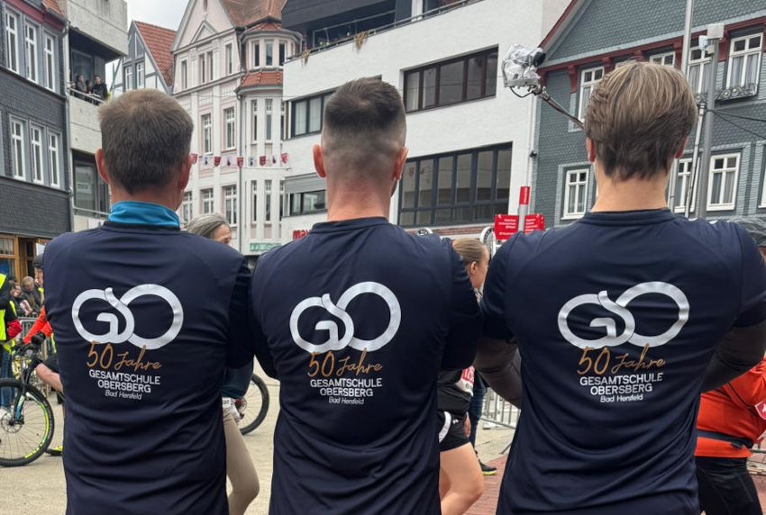 neues Logo auf Trikots beim Lollslauf